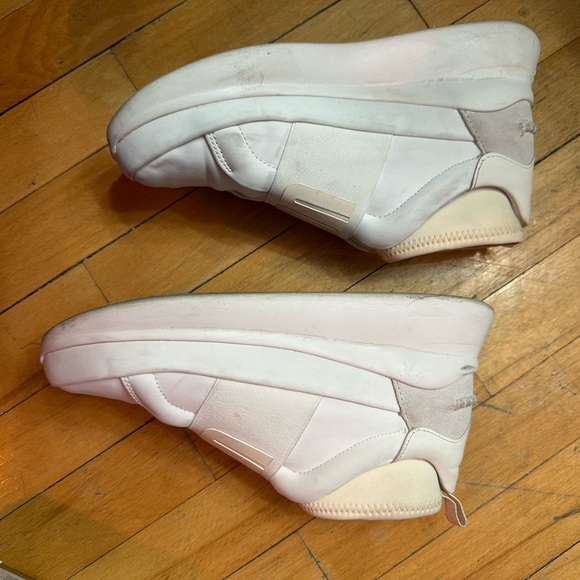 UGG Neutra Platform Sneaker - Size 7 - Picture 8 of 10